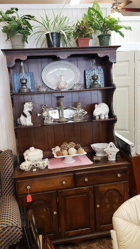 Thrift Store «Hand to Hand Thrift Store», reviews and photos, 785 Terryville Ave, Bristol, CT 06010, USA