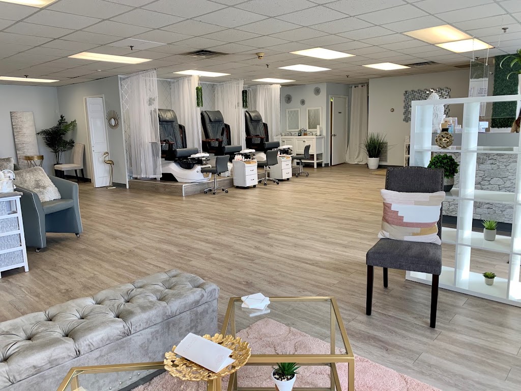 GLOSS Salon 02878