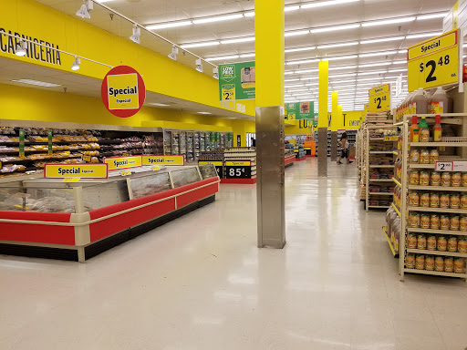 Grocery Store «Fresco y Más», reviews and photos, 3701 NW 7th St, Miami, FL 33126, USA