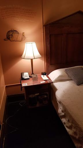 Hotel «McMenamins Grand Lodge», reviews and photos, 3505 Pacific Ave, Forest Grove, OR 97116, USA