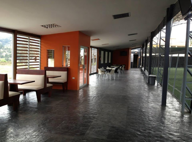 Cancha Sintética Estilo Libre - Azogues