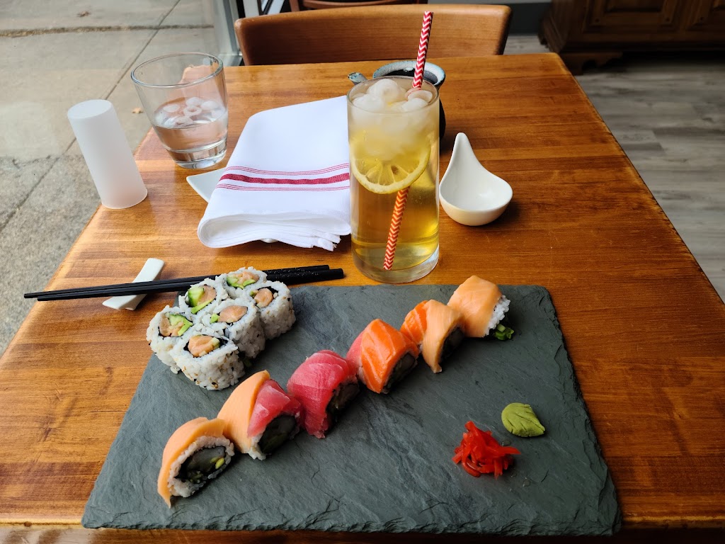 Yozakura Japanese Kitchen and Boutique Sushi Bar 02744