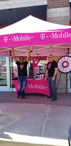 Cell Phone Store «T-Mobile», reviews and photos, 12359 James St, Holland, MI 49424, USA