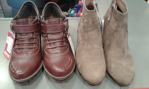 Stores to buy women's clarks Frankfurt