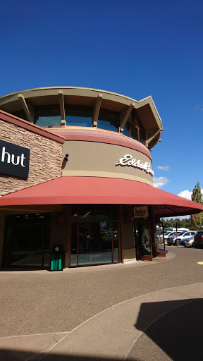 Shopping Mall «Woodburn Premium Outlets», reviews and photos, 1001 N Arney Rd, Woodburn, OR 97071, USA