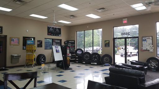 Tire Shop «Gateway Tire & Service Center», reviews and photos, 2590 S Church St, Murfreesboro, TN 37127, USA