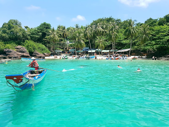 Hon Xuong Beach