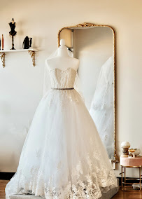 Fashion Fit Alterations - Photo 5 - Car repair in Neenah, WI, Appleton