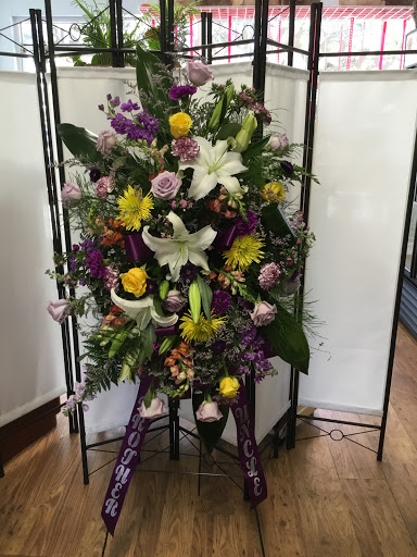 Florist «BloomTown Florist», reviews and photos, 218 W Bay Dr, Largo, FL 33770, USA