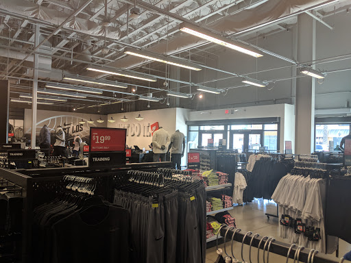 Sportswear Store «Nike East Los Angeles», reviews and photos, 4585 Whittier Blvd, East Los Angeles, CA 90022, USA