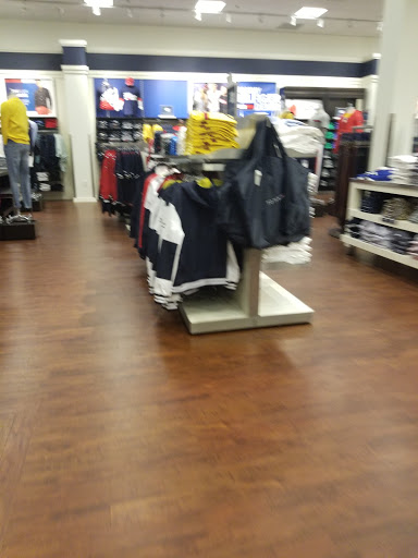 Shopping Mall «Carolina Premium Outlets», reviews and photos, 1025 Outlet Center Dr, Smithfield, NC 27577, USA