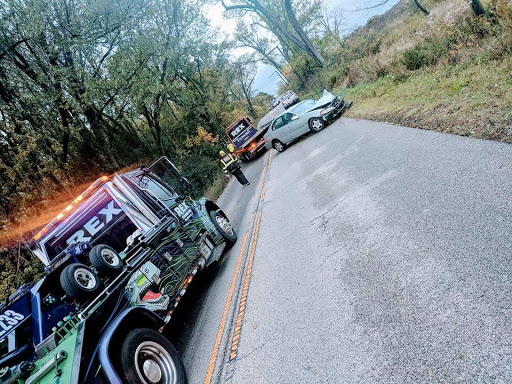 Towing Service «Rex Auto Body and 24/7 Towing», reviews and photos, 4910 W Elm St, McHenry, IL 60050, USA