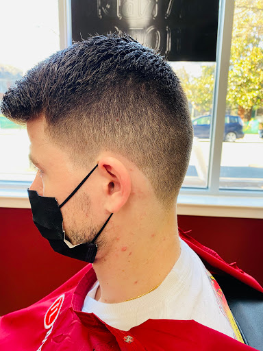 Barber Shop «TL Barbershop», reviews and photos, 1800 Wilson Blvd Unit 130, Arlington, VA 22201, USA