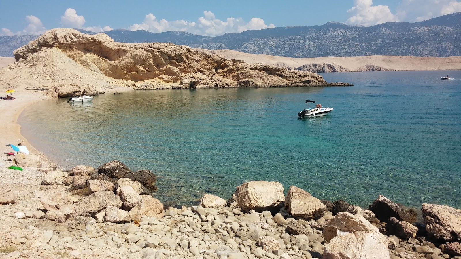 Foto di Mali Zaton II beach con una superficie del sabbia beige e ciottoli