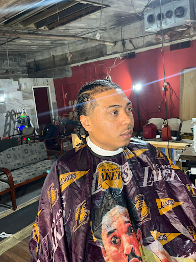 Barber Shop «SpotLight Barber Shop», reviews and photos, 2673 N Buffum St, Milwaukee, WI 53212, USA