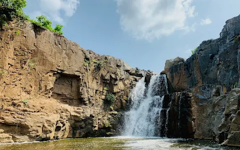 Zarwani Waterfall image