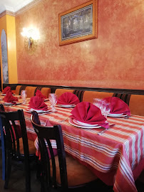 Atmosphère du Restaurant indien halal Les Délices du Kashmir à Levallois-Perret - n°2