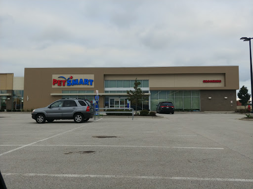 Pet Supply Store «PetSmart», reviews and photos, 320 W Town Square Way, Oak Creek, WI 53154, USA