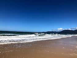 Foto van Five Mile Beach met hoog niveau van netheid