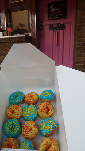 Donut Shop «Downtown Donuts», reviews and photos, 307 W 3rd St, Santa Ana, CA 92701, USA