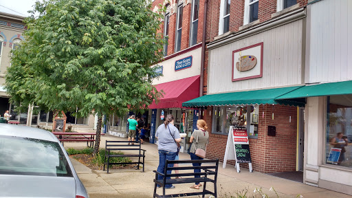 Book Store «Three Sisters Books & Gifts, LLC», reviews and photos, 7 Public Square, Shelbyville, IN 46176, USA