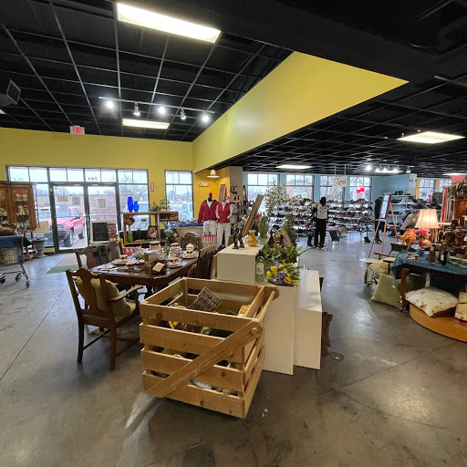 Thrift Store «Common Interest Thrift Store», reviews and photos, 741 Center Cir, Nixa, MO 65714, USA