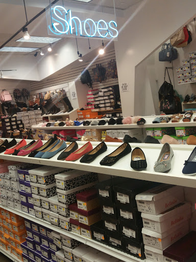 Shoe Store «DSW Designer Shoe Warehouse», reviews and photos, 2500 Central Park Ave, Yonkers, NY 10710, USA