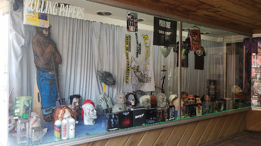 Tobacco Shop «The Glass House», reviews and photos, 536 W Tuscarawas Ave, Barberton, OH 44203, USA