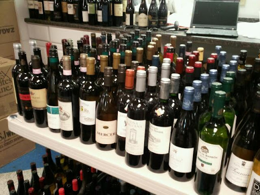 Liquor Store «SLMWines South Liquor Mart», reviews and photos, 431 South St, Plainville, MA 02762, USA