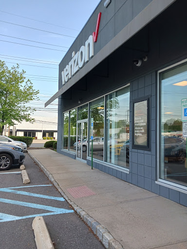 Cell Phone Store «Verizon», reviews and photos, 1020 Cozzens Ln, North Brunswick Township, NJ 08902, USA
