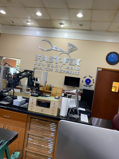 Watch Repair Service «Fast-Fix Jewelry & Watch Repairs», reviews and photos, 8405 S Park Meadows Center Dr #1019, Lone Tree, CO 80124, USA