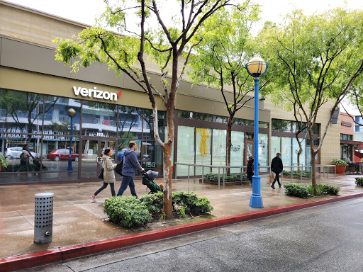 Shopping Mall «West Hollywood Gateway», reviews and photos, 7100 California Route 2, Los Angeles, CA 90046, USA