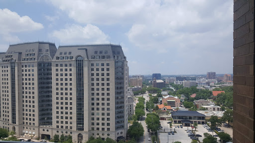 Shopping Mall «Uptown Plaza - Dallas», reviews and photos, 2222 McKinney Ave, Dallas, TX 75201, USA