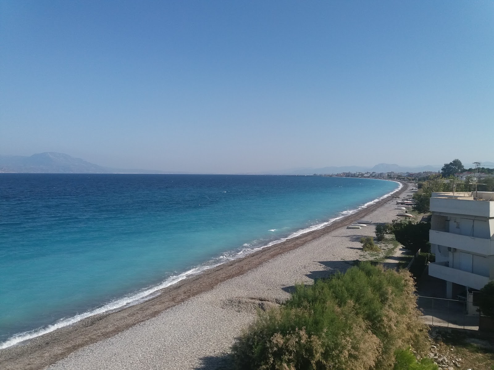 Photo de Paralia Kiatou avec caillou fin gris de surface