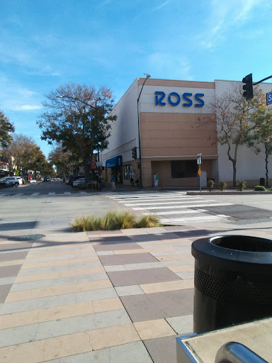 Clothing Store «Ross Dress for Less», reviews and photos, 349 N San Fernando Blvd, Burbank, CA 91502, USA