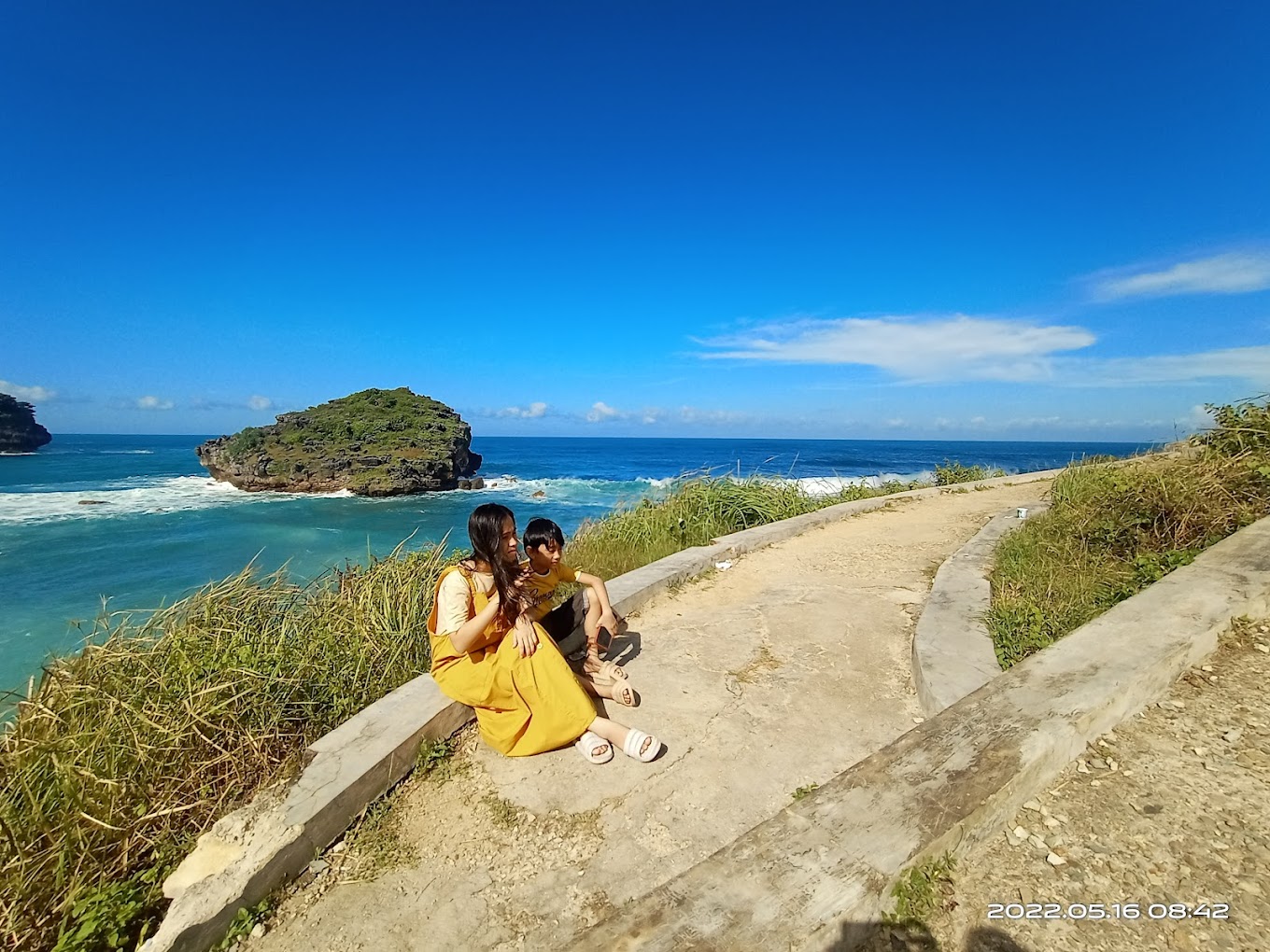 Pantai Watu Karung