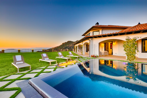 Villa rentals in Los Angeles