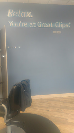 Hair Salon «Great Clips», reviews and photos, 2919 Mall Dr Suite D, Eau Claire, WI 54701, USA