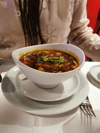 Soupe aigre-piquante du Restaurant chinois Dragons Elysées龙城酒楼 à Paris - n°2