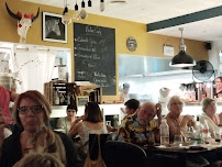 Atmosphère du Restaurant L'Entrepote's à Pujols - n°5