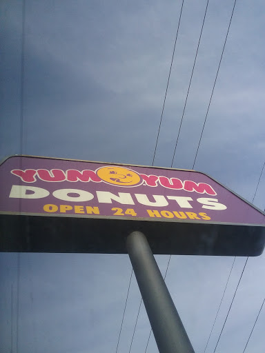 Donut Shop «Yum Yum Donuts», reviews and photos, 429 N Vincent Ave, Covina, CA 91722, USA