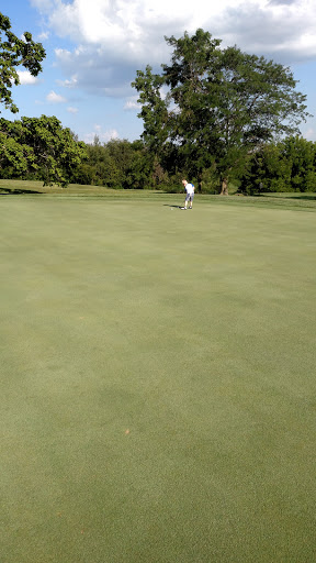 Country Club «Geneva Golf & Country Club», reviews and photos, 3100 Bidwell Rd, Muscatine, IA 52761, USA