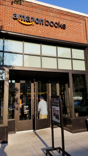 Book Store «Amazon Books», reviews and photos, 3441 N Southport Ave, Chicago, IL 60657, USA