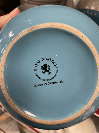 Thrift Store «Red Racks & Dav Thrift Stores», reviews and photos, 2855 S Kansas Expy, Springfield, MO 65807, USA