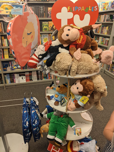 Book Store «Bookstar», reviews and photos, 12136 Ventura Blvd, Studio City, CA 91604, USA