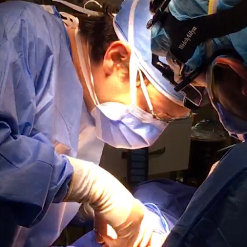 Opiniones de Doctor Leonardo Russo. Mastologo Cirujano oncologo en Quito - Cirujano plástico