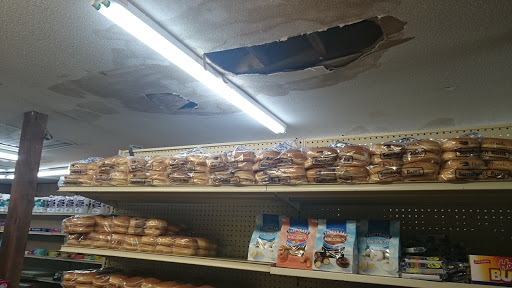 Grocery Store «Shorty Machen Grocery Store», reviews and photos, 169 Rail Rd St, Hollywood, AL 35752, USA