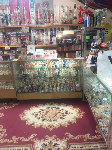 Tobacco Shop «Sunshine Daydream», reviews and photos, 2941 Boston Post Rd, Guilford, CT 06437, USA