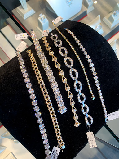 Jewelry Store «Toner Jewelers», reviews and photos, 6285 W 135th St, Overland Park, KS 66223, USA