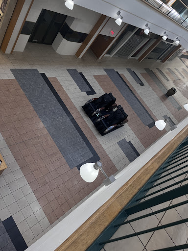 Shopping Mall «Stratford Square Mall», reviews and photos, 152 Stratford Dr, Bloomingdale, IL 60108, USA